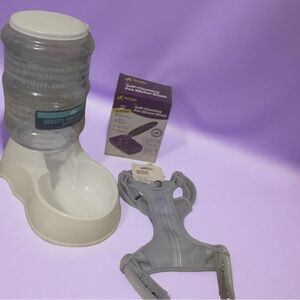 Gravity food feeder, harness size M, and self cleaning brush.